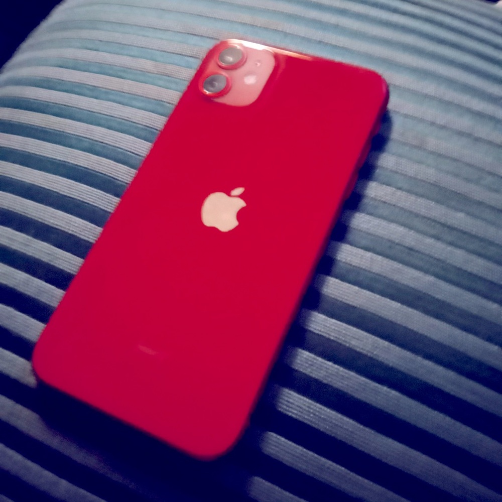 Apple iPhone 11 128GB. Includes case.
